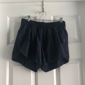 Women’s Lulu Lemon Tracker Shorts 4 inch